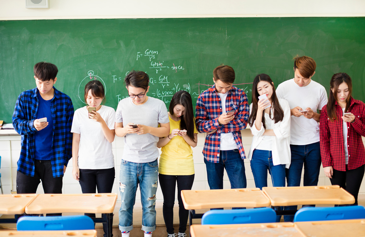 how-professors-can-get-students-to-put-down-their-cellphones-in-class